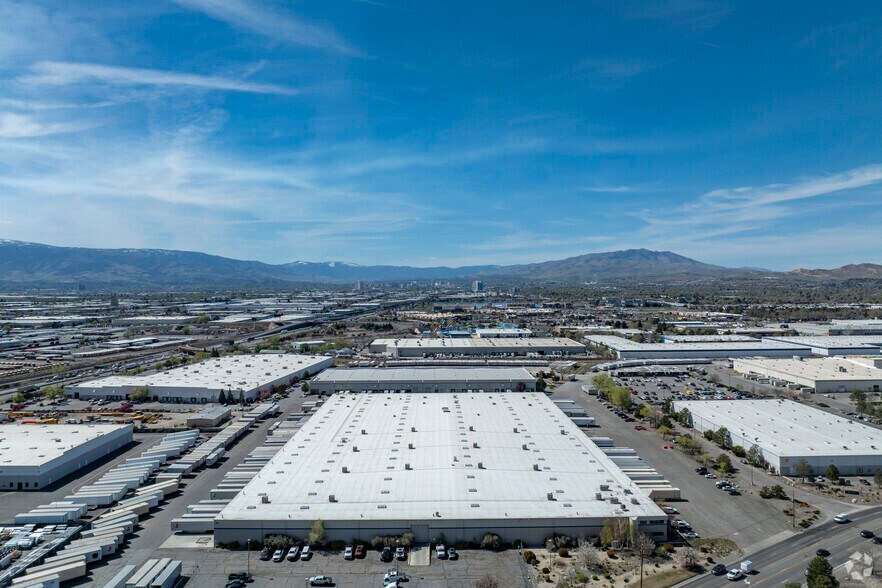 More Photos Of 45 Vista Blvd, Sparks Warehouse For Lease