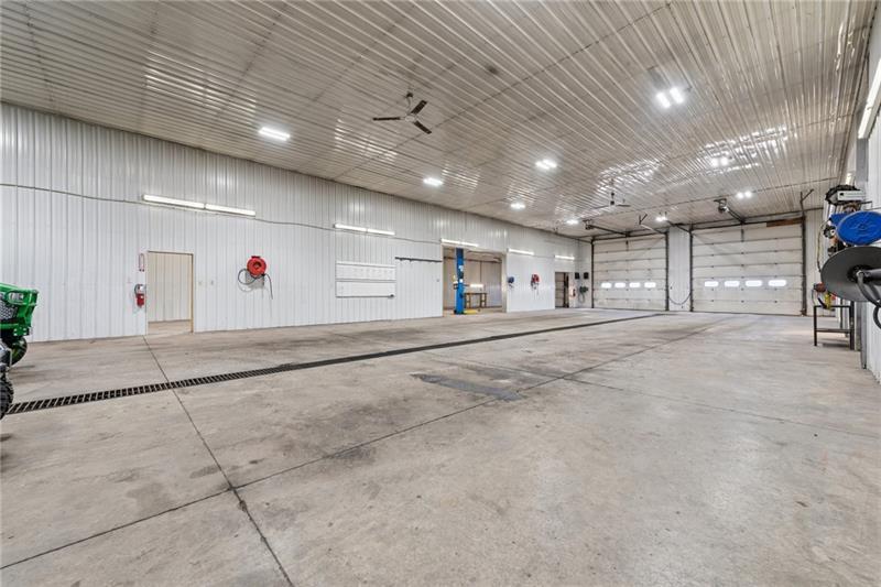 More Photos Of 208 W Mud Pike, Rockwood Office For Sale