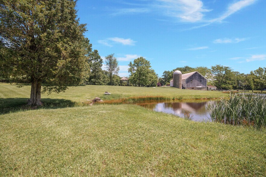 More Photos Of 1902 Jefferson Pike, Brunswick Lodge Meeting Hall For Lease