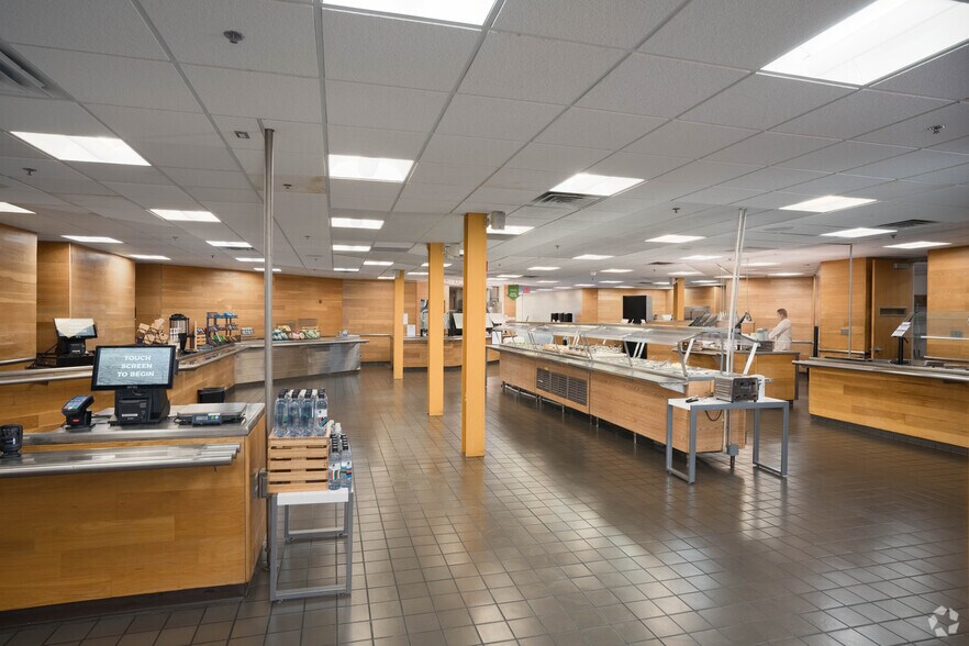 More Photos Of 2900 37th St, Rochester Warehouse For Lease