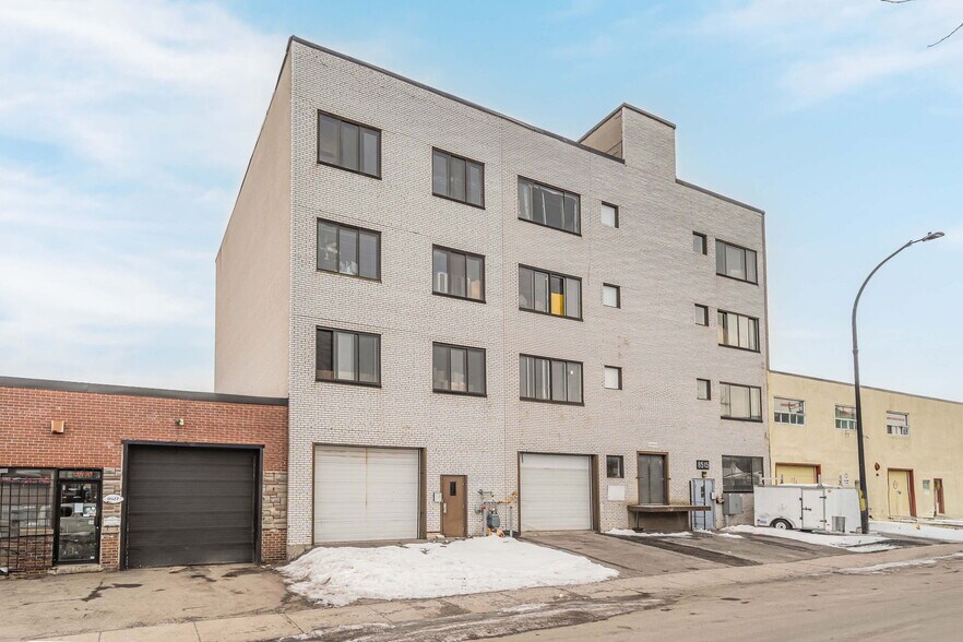 More Photos Of 8515 Av 9e, Montréal Light Manufacturing For Lease