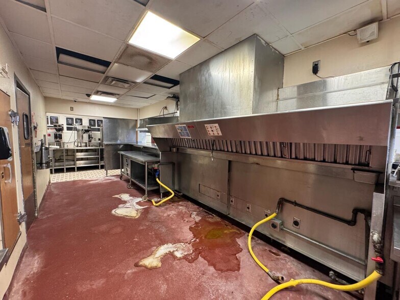 More Photos Of 1830 Columbus Ave, Washington Court House Restaurant For Sale