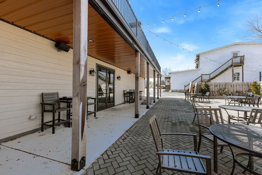 More Photos Of 316 N Main St, Columbia Storefront Retail Office For Sale