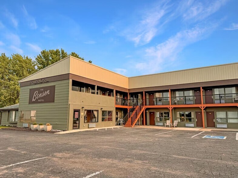 Primary Photo Of 600 22nd St, Benson Hotel For Sale