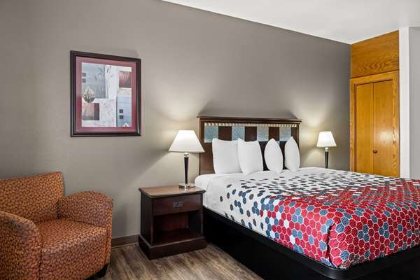 More Photos Of 1315 N 27th St, Billings Hotel For Sale