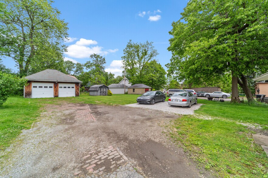 More Photos Of 579 Broadway Ave, Bedford Apartments For Sale