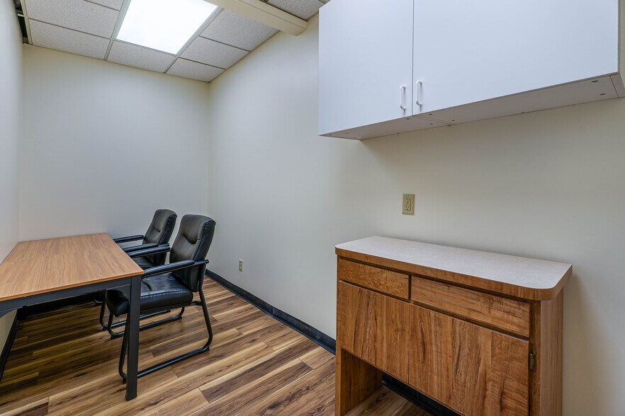 More Photos Of 6490 Main St, Buffalo Medical For Lease