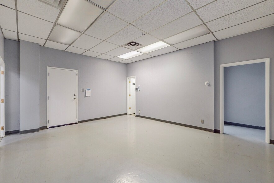 More Photos Of 1823 Commercial St NE, Albuquerque Warehouse For Sale