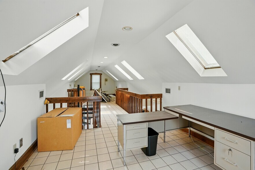 More Photos Of 137 E Joliet St, Schererville Office For Sale