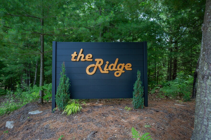 More Photos Of 7103 Lake View Rdg, Lake Ann Hospitality For Sale