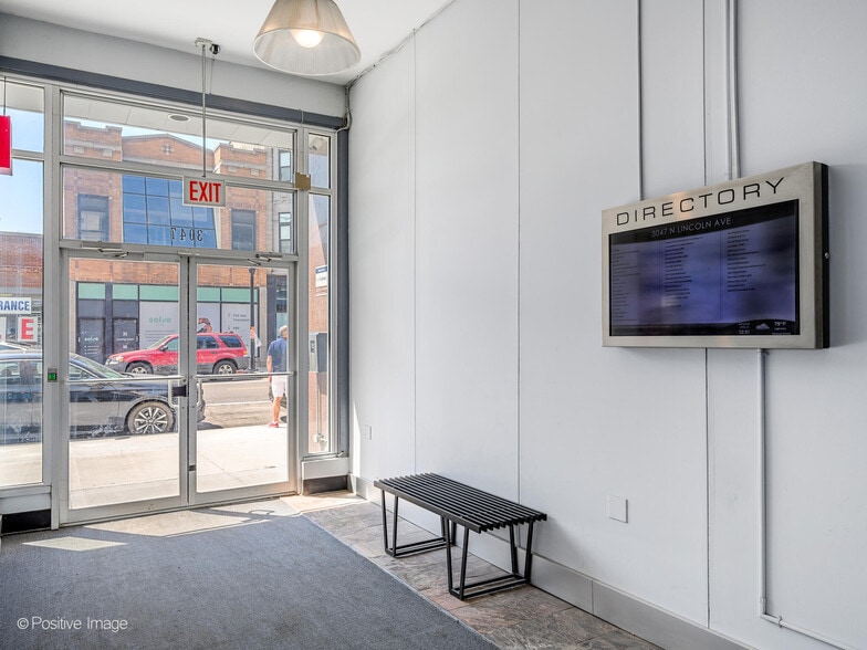 More Photos Of 3045-3047 N Lincoln Ave, Chicago Loft Creative Space For Lease