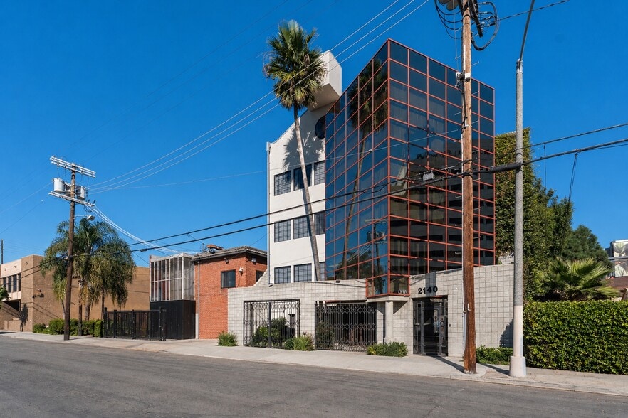 More Photos Of 2140 Cotner Ave, Los Angeles Loft Creative Space For Sale