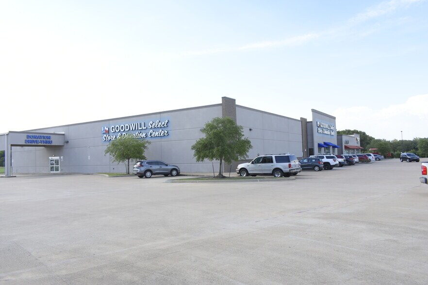 More Photos Of 253 N Bypass 35, Alvin Storefront For Lease