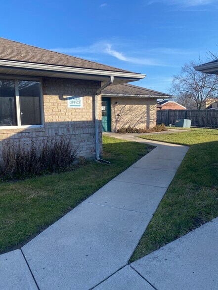 Primary Photo Of 1206 Union Rd, Englewood Apartments For Sale