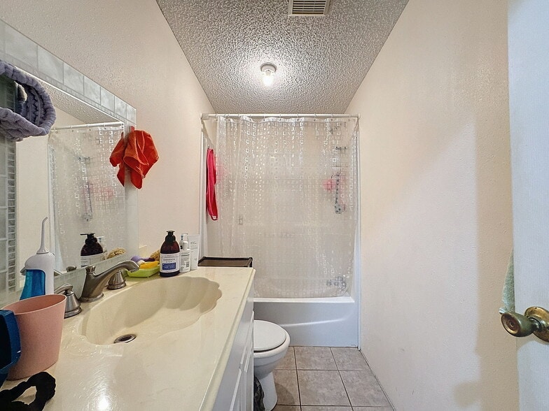 More Photos Of 15525 Shady Hills Rd, Spring Hill Restaurant For Sale