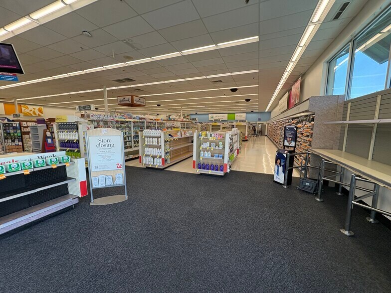 More Photos Of 14250 Prairie Ave, Hawthorne Freestanding For Lease