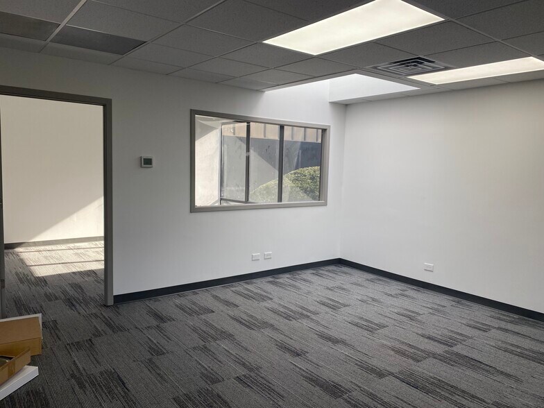 More Photos Of 1305 Remington Rd, Schaumburg Unknown For Lease