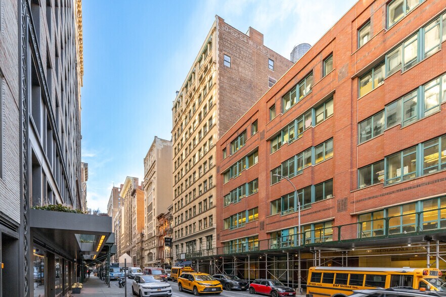 More Photos Of 50 W 17th St, New York Office For Lease