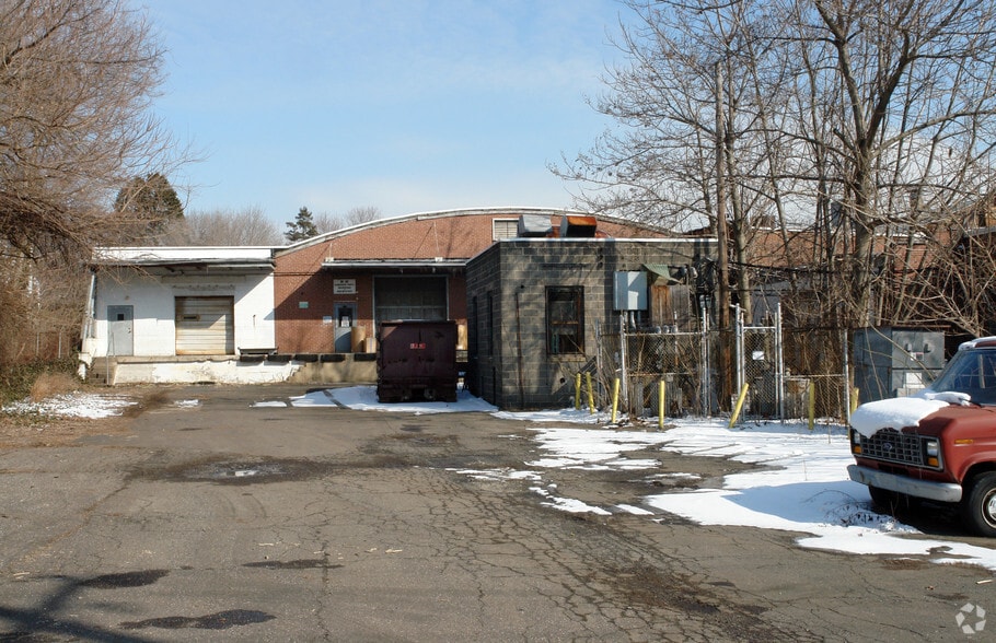 More Photos Of 100 Beecher Ave, Cheltenham Township Warehouse For Lease