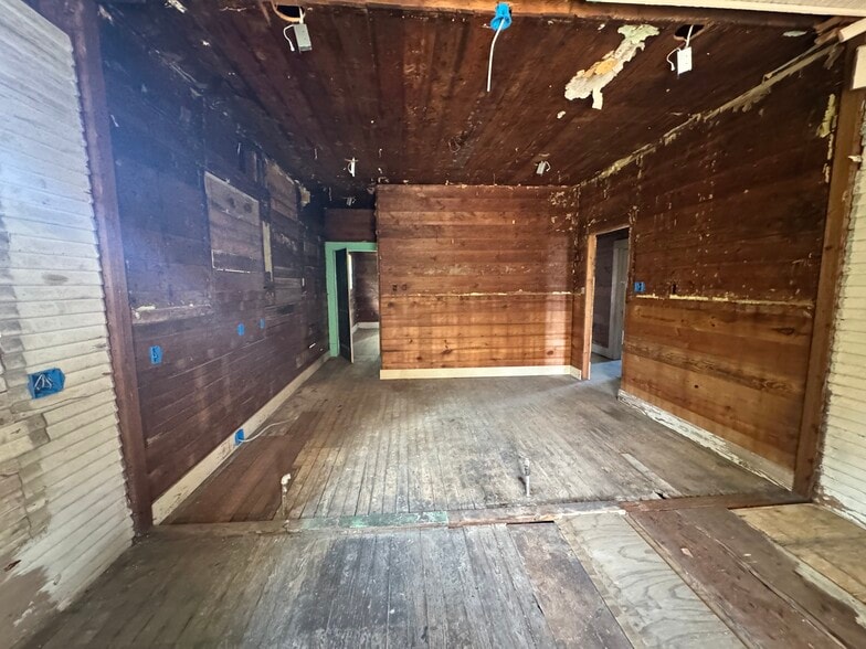 More Photos Of 4219 S Presa St, San Antonio General Retail For Sale