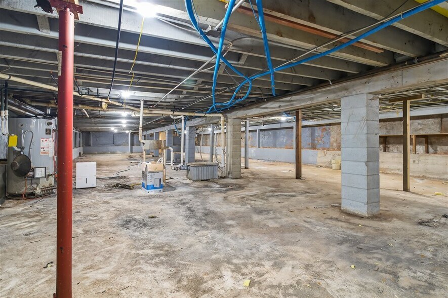 More Photos Of 602 G Ave, Grundy Center Fast Food For Sale