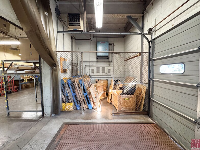 More Photos Of 2055 S Main St, Middletown Manufacturing For Sale