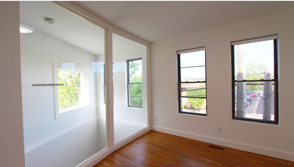 More Photos Of 2142-2144 Gilbert Ave, Cincinnati Office For Lease