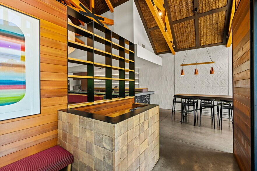 More Photos Of 2708 E Cesar Chavez St, Austin Restaurant For Sale