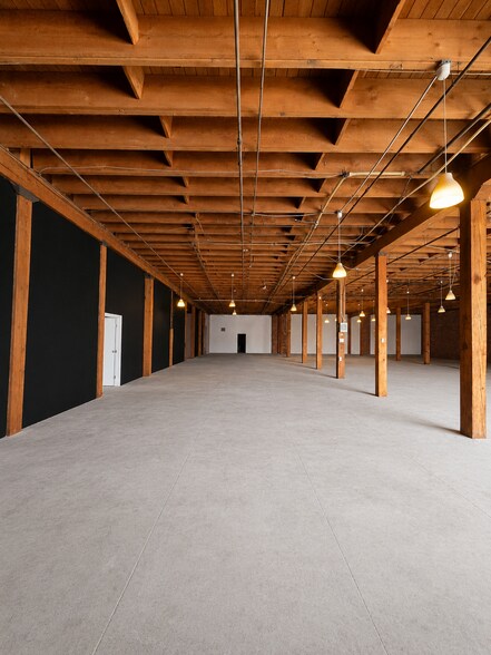 More Photos Of 1101-1135 E 5th St, Los Angeles Warehouse For Lease