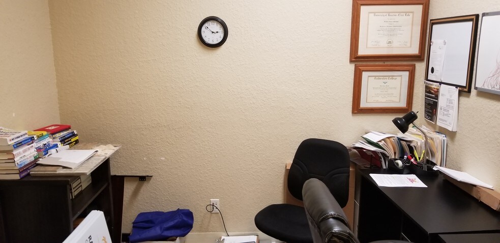 More Photos Of 2115 61st St, Galveston Storefront Retail Office For Lease