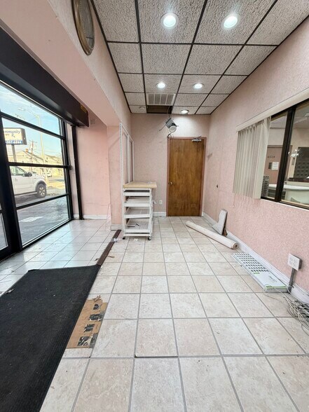 More Photos Of 86 Front St, Hempstead Storefront Retail Office For Sale