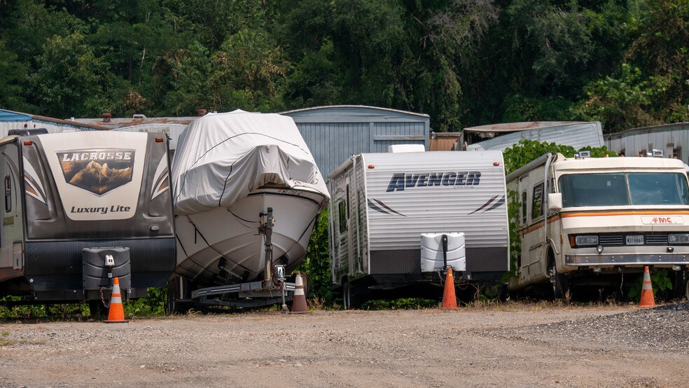 More Photos Of 5808 Allender Rd, White Marsh Self Storage For Lease