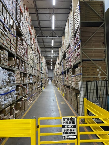 More Photos Of 2200-2202 E Randol Mill Rd, Arlington Warehouse For Lease