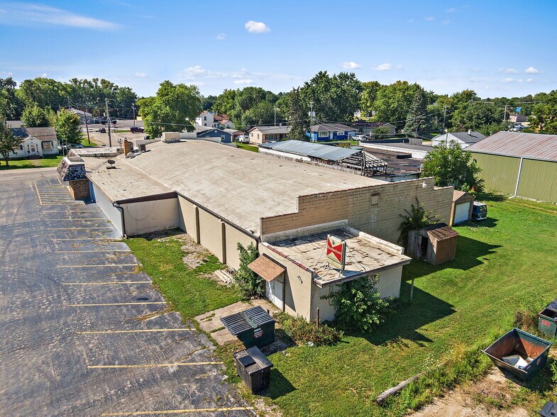 More Photos Of 927 E Railroad St, Sandwich Bowling Alley For Sale