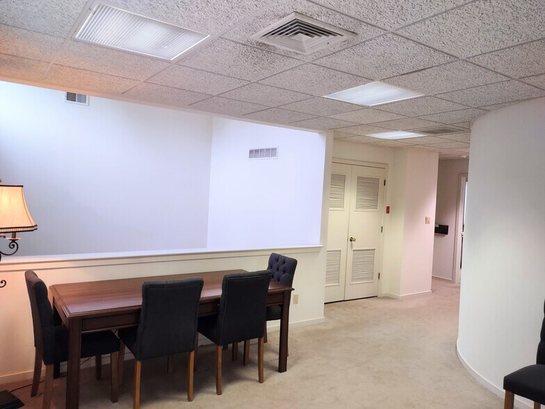 More Photos Of 750 Route 73 S, Marlton Medical For Sale