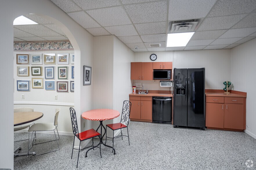 More Photos Of 731-733 Washington Rd, Pittsburgh Medical For Lease