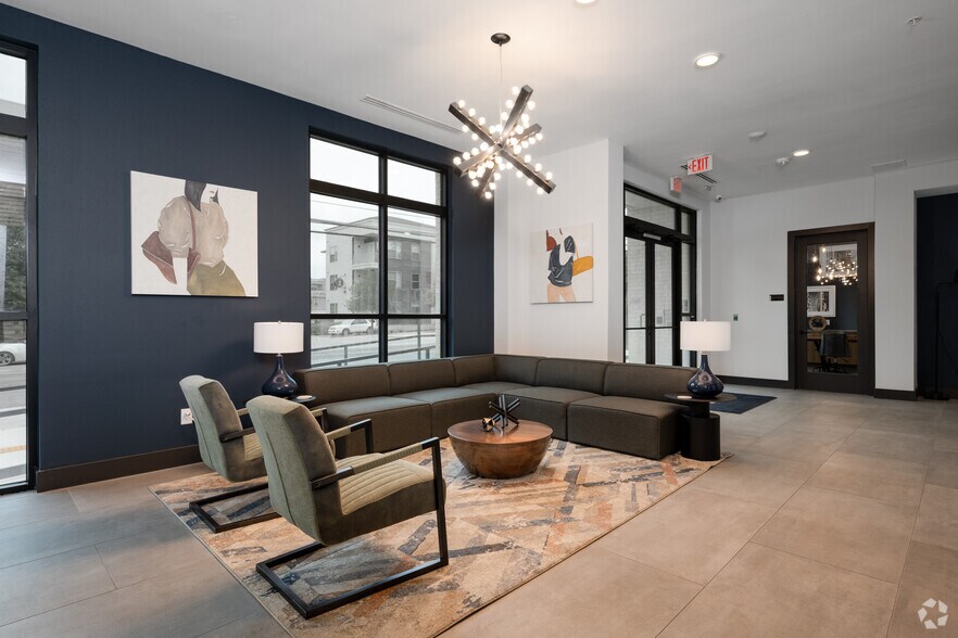More Photos Of 2832 E Martin Luther King Jr Blvd, Austin Apartments For Lease