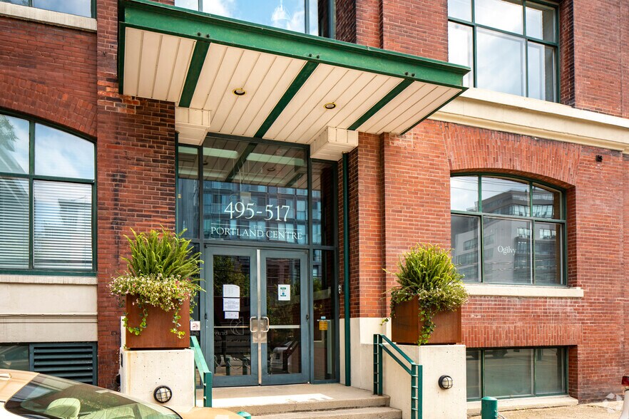 More Photos Of 495-517 Wellington St W, Toronto Loft Creative Space For Lease