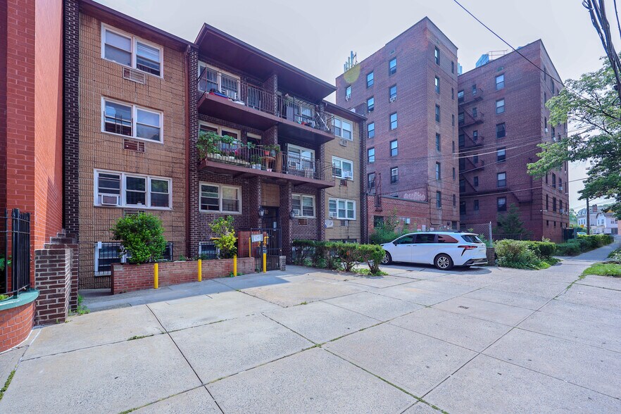 More Photos Of 4137 Parsons Blvd, Flushing Apartments For Sale