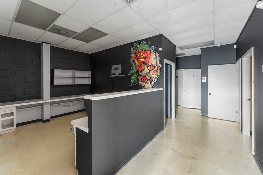 More Photos Of 1962 O'Neal Ln, Baton Rouge Freestanding For Sale