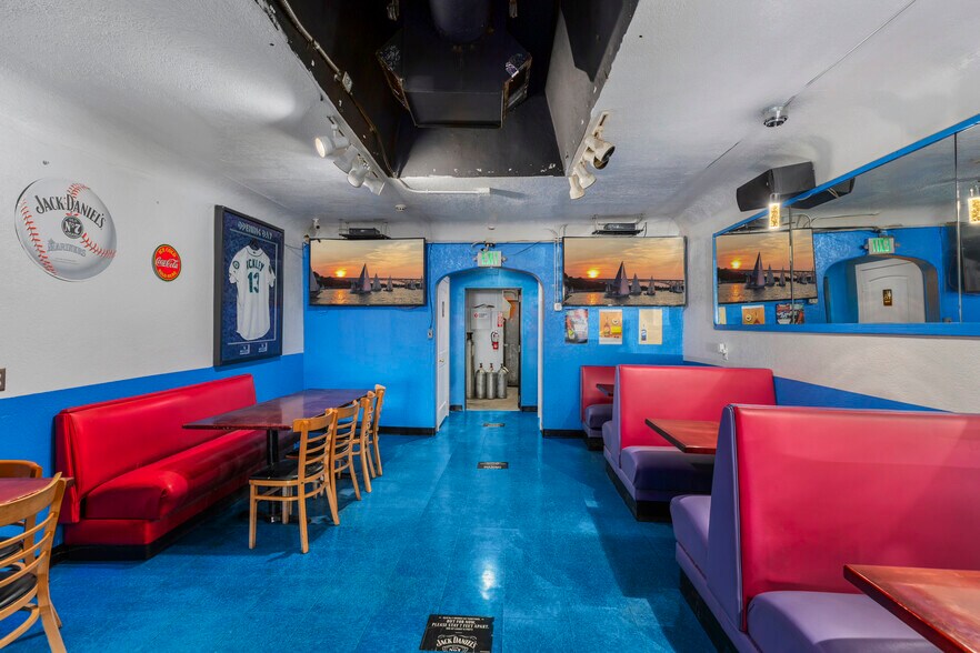 More Photos Of 8630 271st St, Stanwood Storefront For Sale