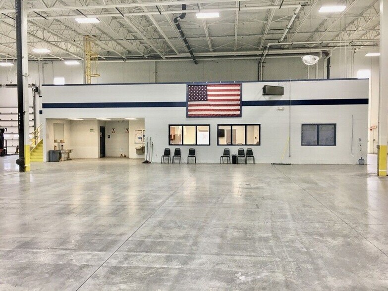 More Photos Of 1095 Polk Dr, Warsaw Industrial For Lease