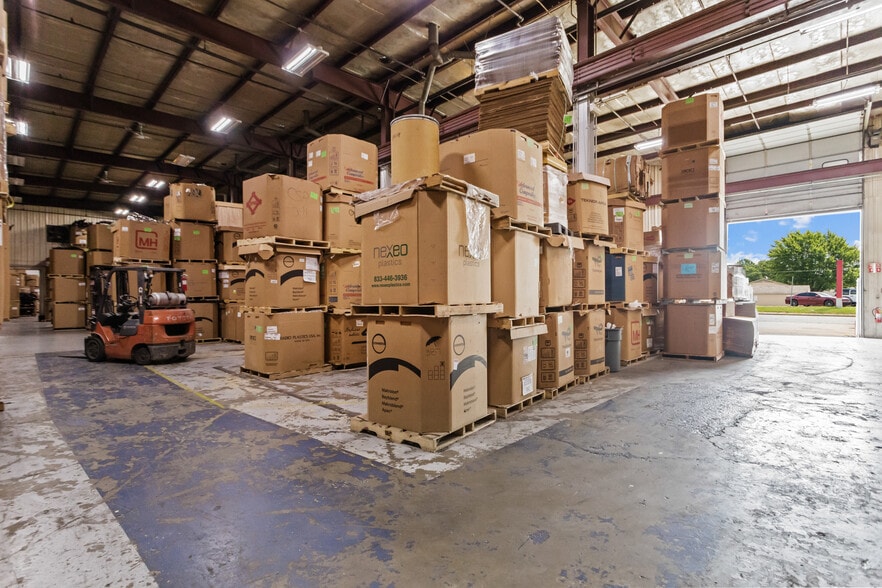 More Photos Of 2317 Washington St, Kokomo Warehouse For Sale