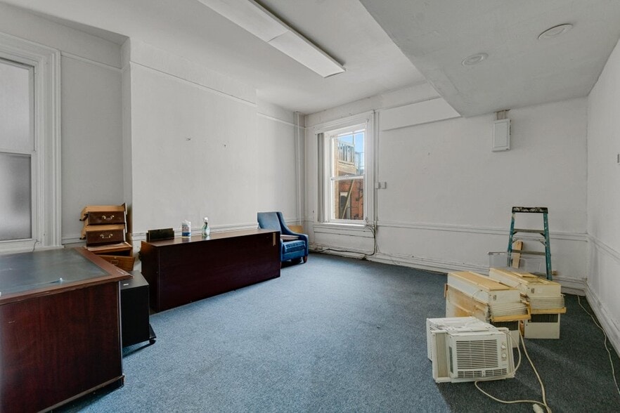 More Photos Of 2112 N Charles St, Baltimore Office For Sale
