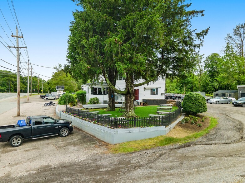 More Photos Of 809 Nooseneck Hill Rd, West Greenwich Restaurant For Sale