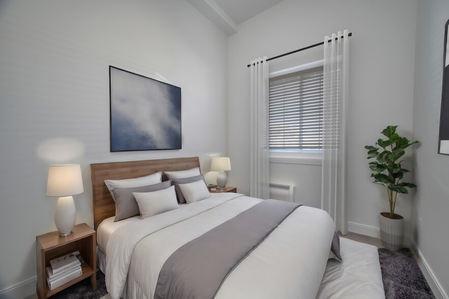 More Photos Of 10 Water St, Plymouth Apartments For Sale