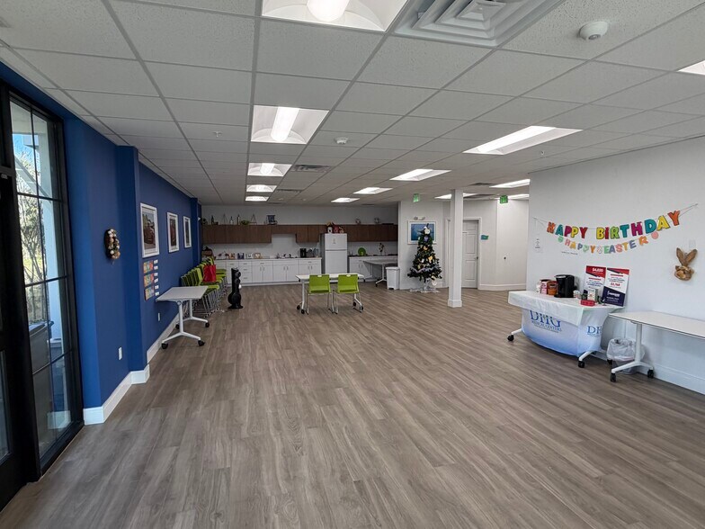 More Photos Of 720 Dunlawton Ave, Port Orange Self Storage For Lease