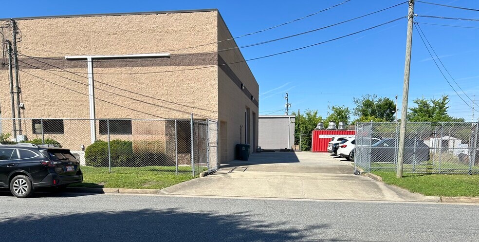 Primary Photo Of 2635 Nevada Ave, Norfolk Industrial For Lease