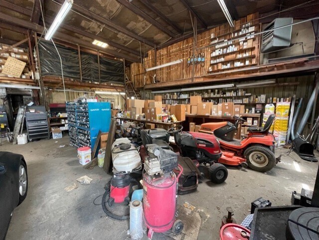 More Photos Of 1510 Pioneer Rd, Henry Auto Repair For Sale