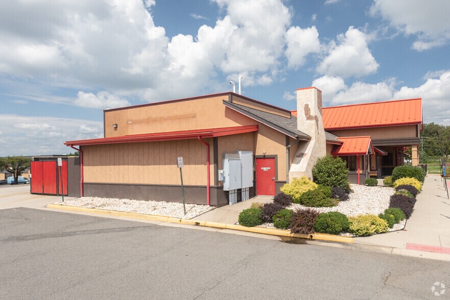 More Photos Of 14452 Chantilly Crossing Ln, Chantilly Restaurant For Lease